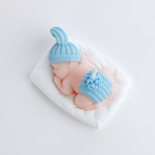 Load image into Gallery viewer, Sleeping Baby Candle